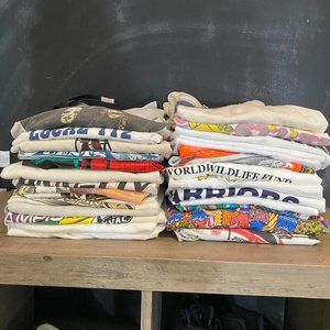 4 Randomly Picked White Tee Bundle Only $20! Get it while you can! 🎱 VTG